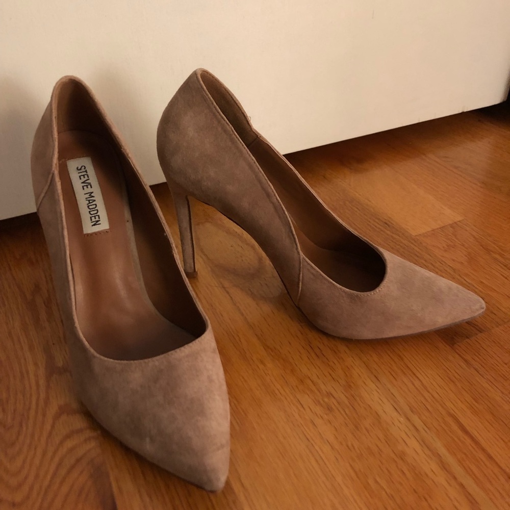 Steve Madden Tan Pumps